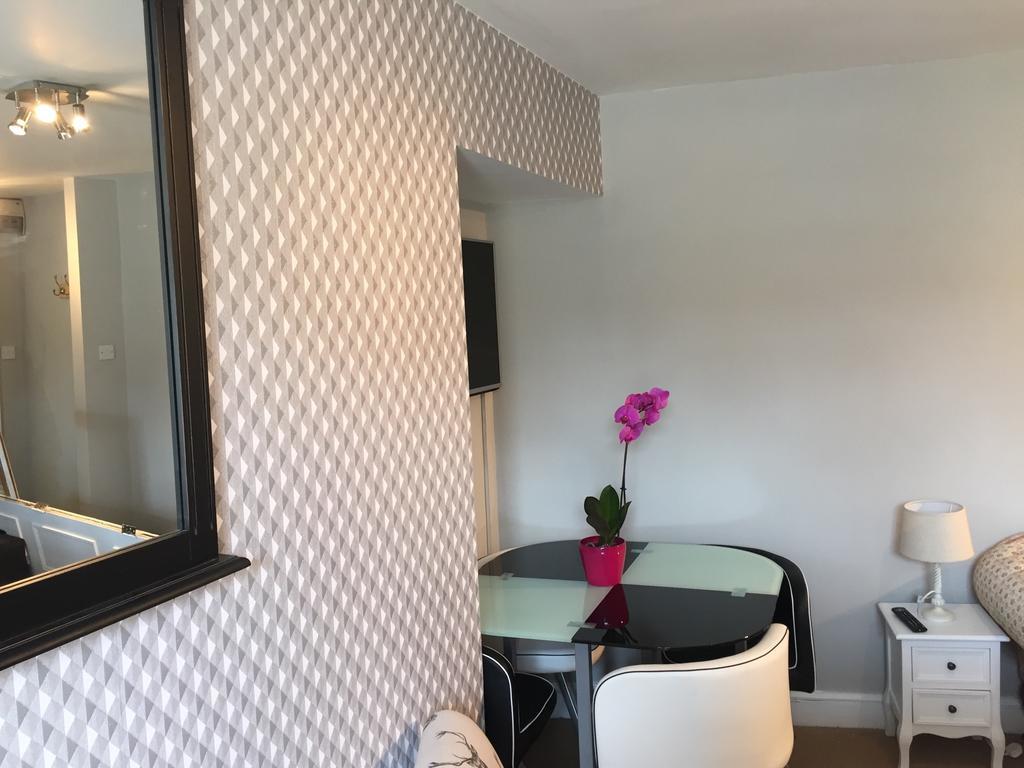 Central City 1 Bed Apartment Бат Екстериор снимка
